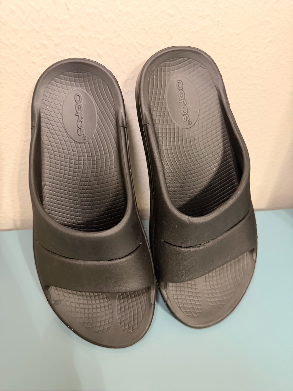 OOFOS Adults' OOahh Recovery Sport Slides size M6/W8